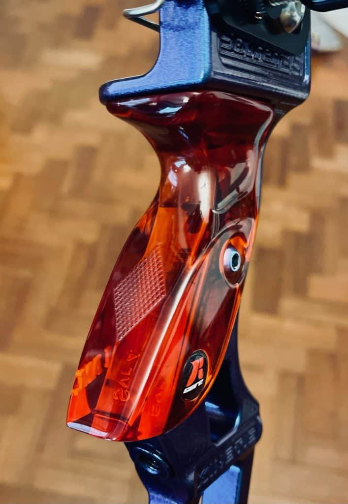 Jurassic Amber I AM Recurve on a kinetic Sovren